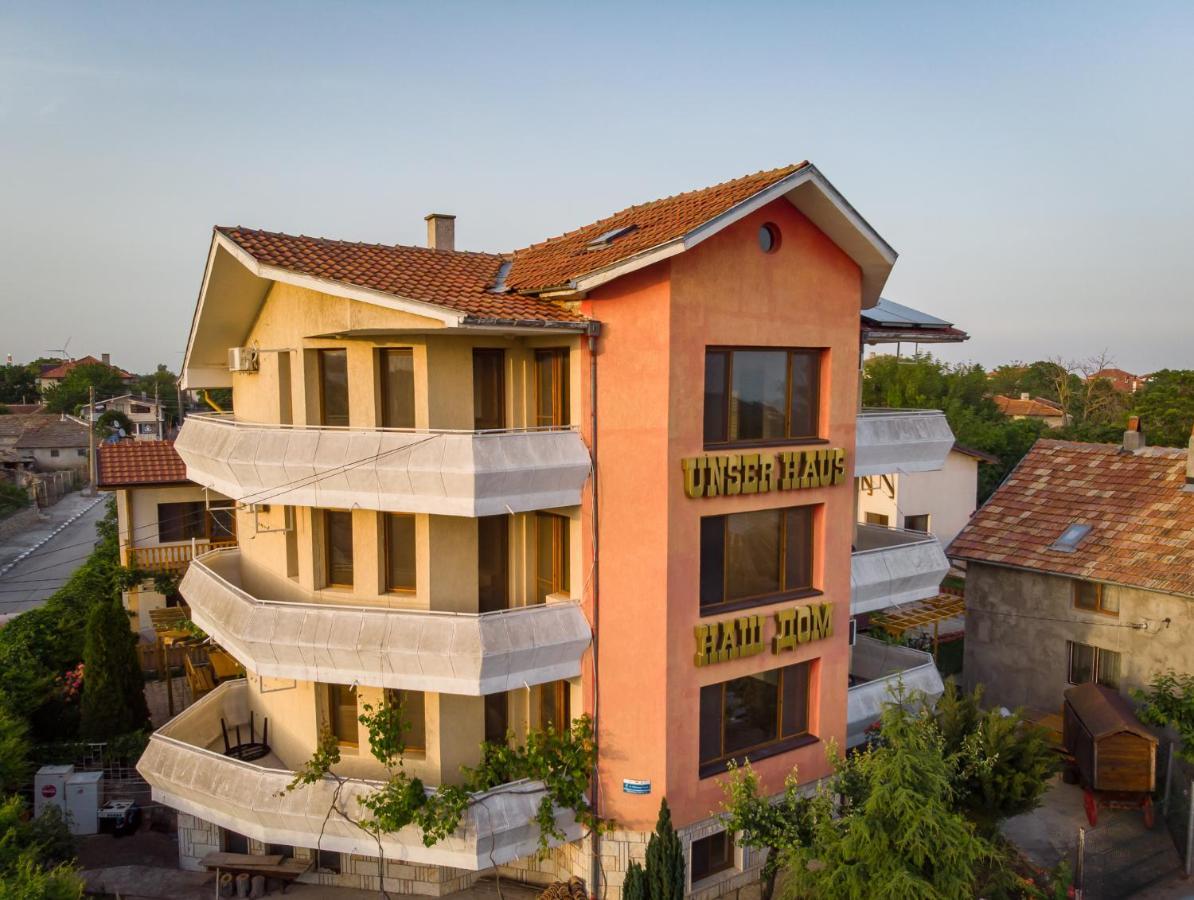Guest House Nash Dom Каварна Екстер'єр фото