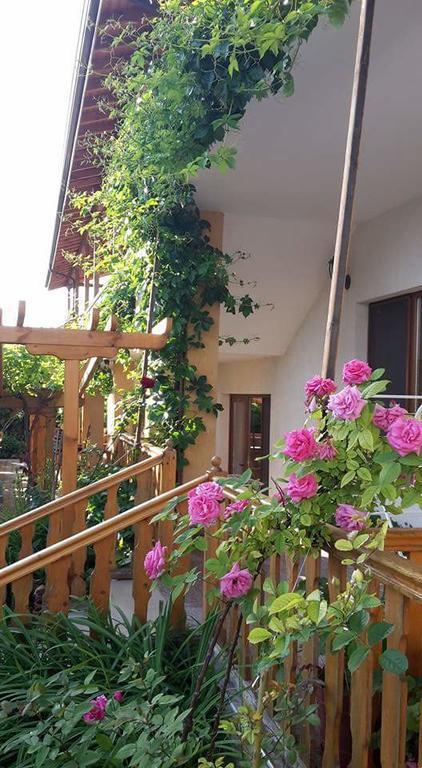 Guest House Nash Dom Каварна Екстер'єр фото
