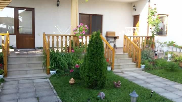 Guest House Nash Dom Каварна Екстер'єр фото