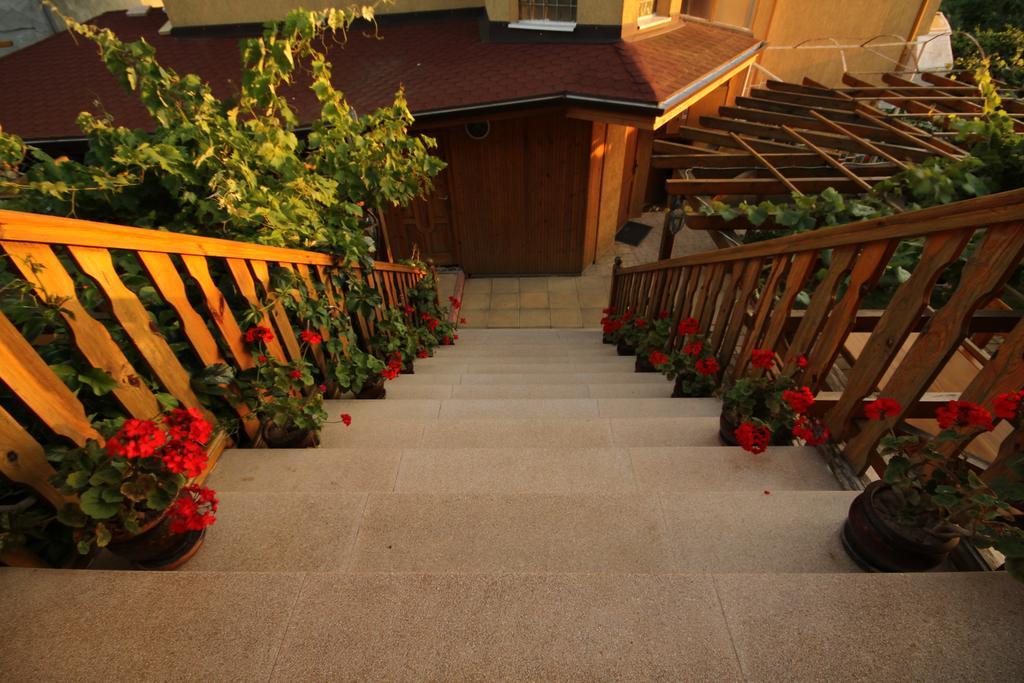 Guest House Nash Dom Каварна Екстер'єр фото