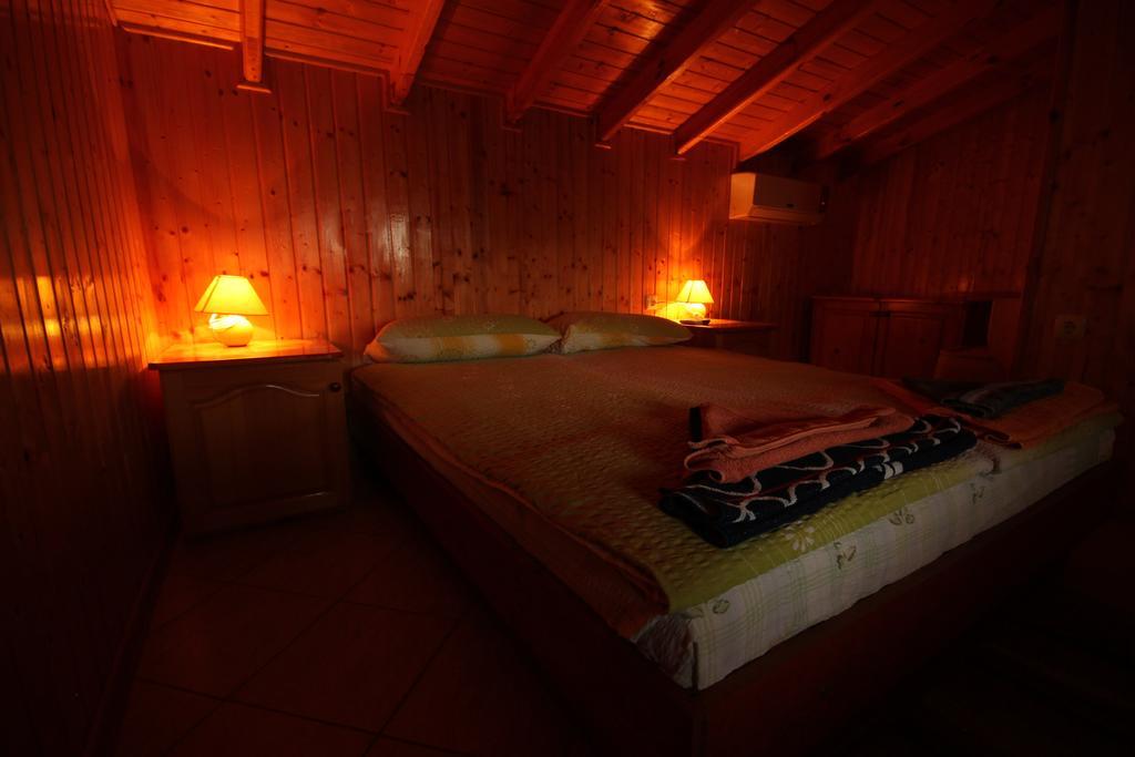 Guest House Nash Dom Каварна Екстер'єр фото